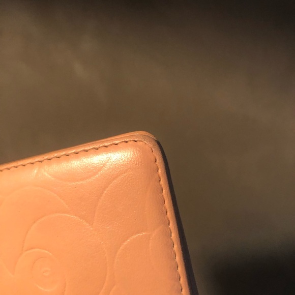 Chanel camellia bifold wallet - Picture 10 of 12